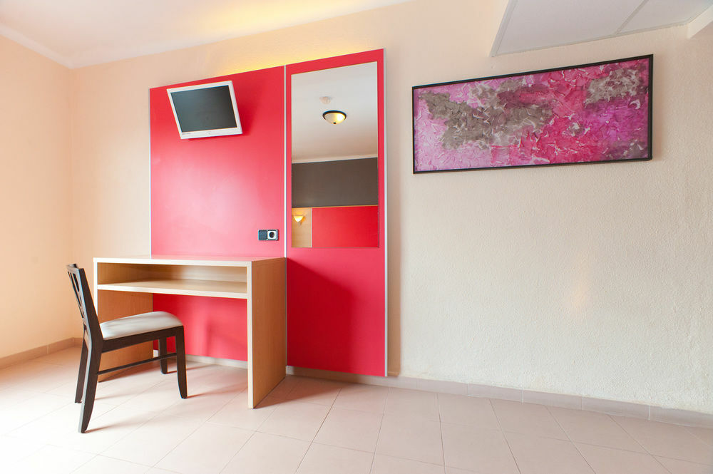 The Red Hotel By Ibiza Feeling - Adults Only San Antonio Kültér fotó