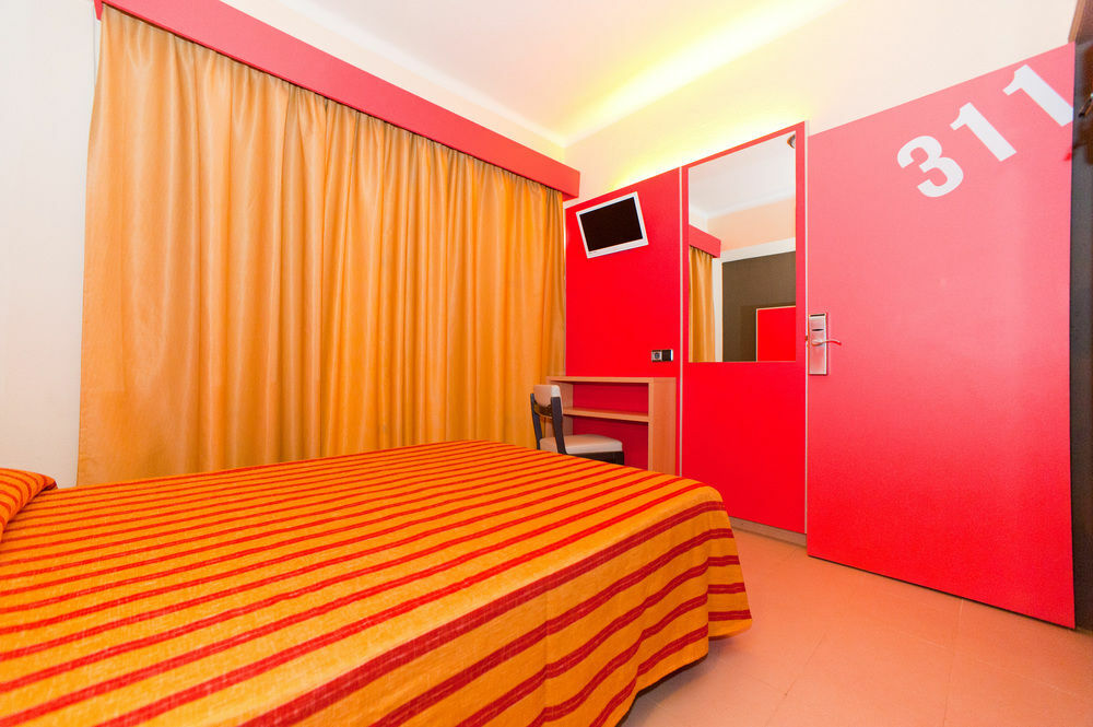 The Red Hotel By Ibiza Feeling - Adults Only San Antonio Kültér fotó